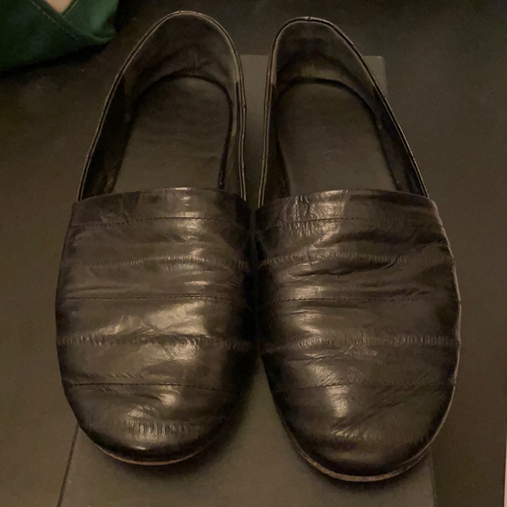 Vince eel leather slides